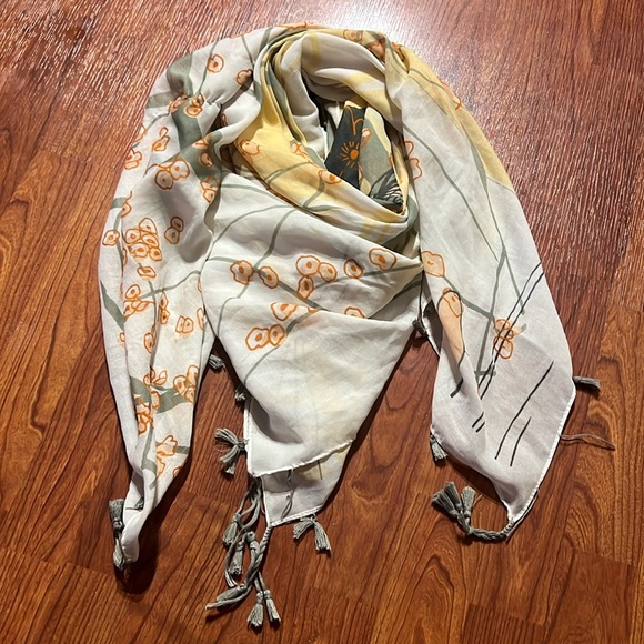Olive green and cream fringe scarf - Picture 1 of 1